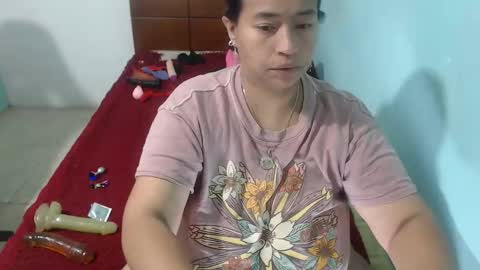 Snapshot of pareja_explosivasexx chatting on December 2, 8:41 am Luna online show from December 2, 8:41 am