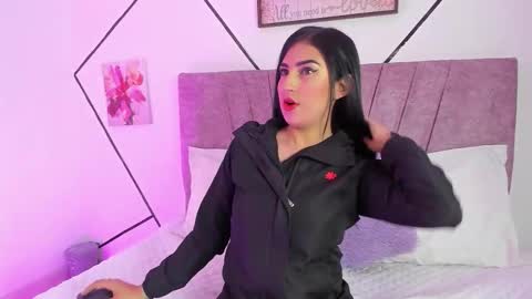 Snapshot of paris_evans_01 chatting on September 23, 12:41 pm paris_evans_01 online show from September 23, 12:41 pm