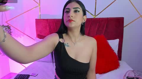 Snapshot of paris_evans_01 chatting on October 1, 12:44 pm paris_evans_01 online show from October 1, 12:44 pm