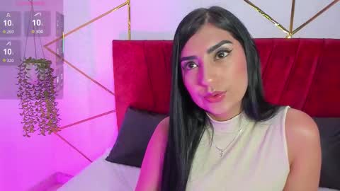 Snapshot of paris_evans_01 chatting on November 5, 1:11 pm paris_evans_01 online show from November 5, 1:11 pm