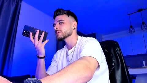 Paris online show from January 31, 8:33 pm