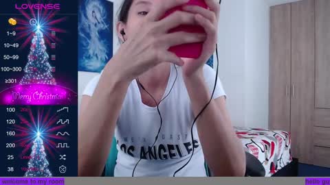 Snapshot of paris_of_angel chatting on December 4, 7:56 pm Paris Of Angel online show from December 4, 7:56 pm