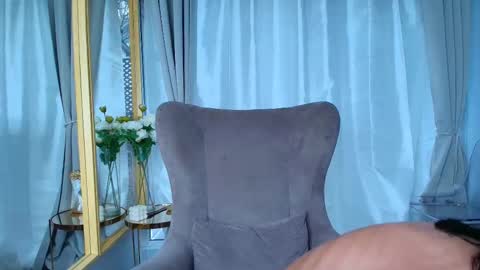 Paris online show from March 12, 5:57 am