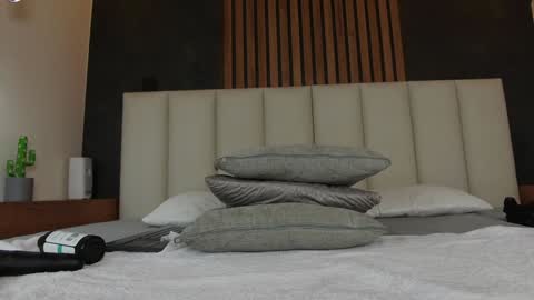 PARIS online show from February 4, 11:27 pm