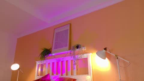 PARIS online show from December 16, 9:42 pm