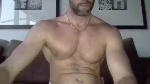 Snapshot of parisien75015 chatting on January 26, 6:06 pm Porn Actor 21cm Hetero online show from January 26, 6:06 pm