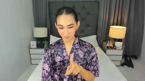 parismilker online show from January 13, 7:08 pm