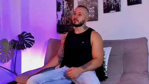 Snapshot of parker_lavine chatting on June 7, 1:10 am parker lavine online show from June 7, 1:10 am