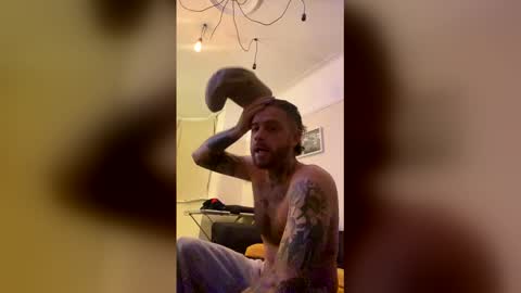 parkertom525 online show from March 22, 11:19 pm