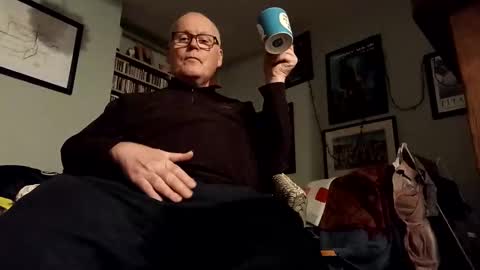 Snapshot of parkie068 chatting on December 2, 11:45 pm parkie068 online show from December 2, 11:45 pm