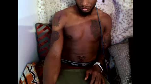 Snapshot of parlaytellio chatting on December 4, 8:40 pm Parlay Tellio online show from December 4, 8:40 pm