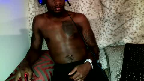 Snapshot of parlaytellio chatting on December 9, 10:09 pm Parlay Tellio online show from December 9, 10:09 pm