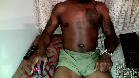 Snapshot of parlaytellio chatting on December 22, 3:44 am Parlay Tellio online show from December 22, 3:44 am