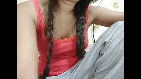parneetu_642 online show from April 14, 3:45 am