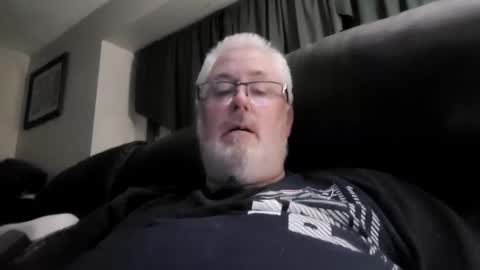 Snapshot of part86 chatting on December 10, 3:30 am part86 online show from December 10, 3:30 am