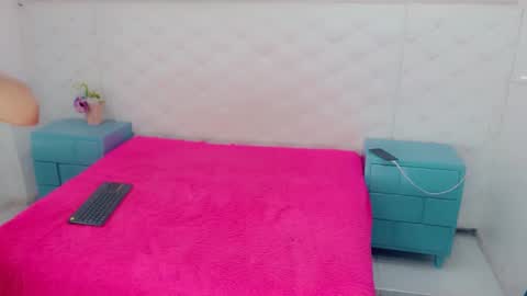 party_fre_girl online show from November 11, 4:01 am