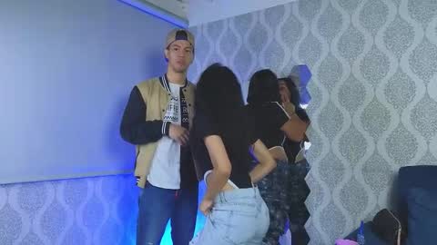 Danna online show from November 13, 1:43 pm