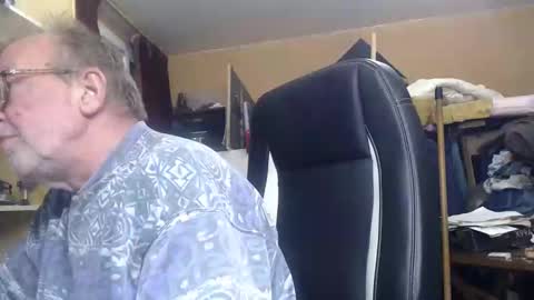 pascal88881 online show from December 15, 7:10 pm