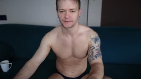 Snapshot of pashka_x chatting on June 4, 6:52 am Pashka online show from June 4, 6:52 am