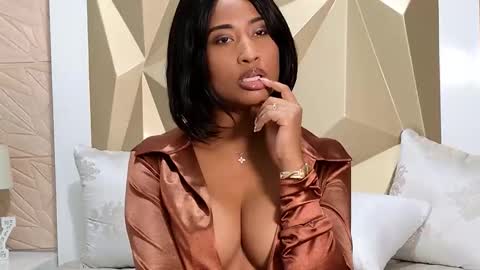 passionmacoll online show from November 12, 7:46 pm