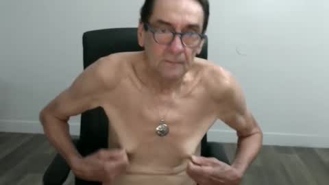 Snapshot of pastelito76 chatting on September 21, 2:40 pm Bob online show from September 21, 2:40 pm