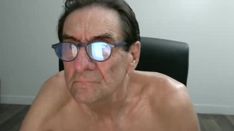 Snapshot of pastelito76 chatting on September 29, 2:49 am Bob online show from September 29, 2:49 am