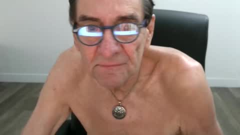 Snapshot of pastelito76 chatting on October 16, 2:07 pm Bob online show from October 16, 2:07 pm