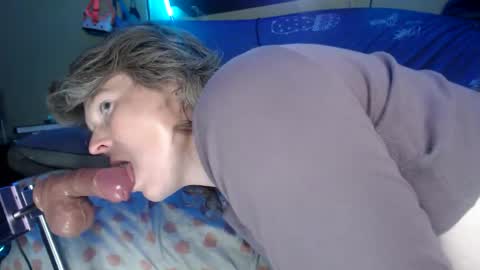 Snapshot of patchoulisquirtzz69 chatting on October 27, 1:42 am Patchoulisquirtz online show from October 27, 1:42 am