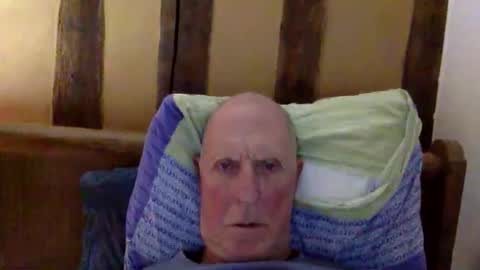 Snapshot of patibulaire1912 chatting on February 15, 7:32 pm Pati24 online show from February 15, 7:32 pm