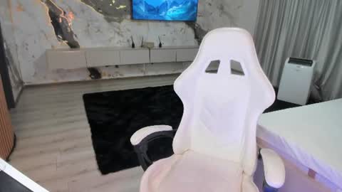 Patricia online show from July 9, 1:53 am