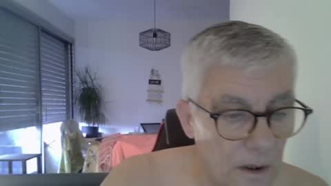 Snapshot of patrick5275 chatting on June 21, 4:59 am patrick5275 online show from June 21, 4:59 am