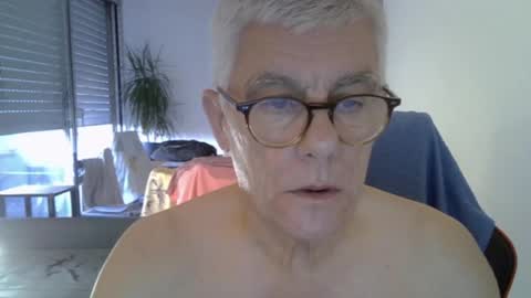 Snapshot of patrick5275 chatting on June 25, 5:07 am patrick5275 online show from June 25, 5:07 am