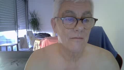 Snapshot of patrick5275 chatting on June 25, 5:12 am patrick5275 online show from June 25, 5:12 am