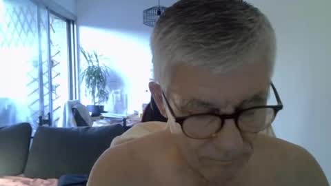 Snapshot of patrick5275 chatting on July 4, 4:51 am patrick5275 online show from July 4, 4:51 am