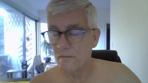 Snapshot of patrick5275 chatting on July 5, 4:41 am patrick5275 online show from July 5, 4:41 am