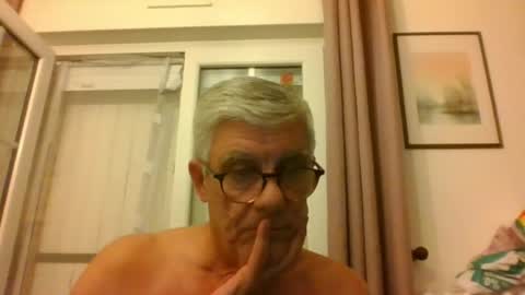 Snapshot of patrick5275 chatting on July 20, 9:50 pm patrick5275 online show from July 20, 9:50 pm