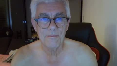 Snapshot of patrick5275 chatting on July 26, 8:16 pm patrick5275 online show from July 26, 8:16 pm