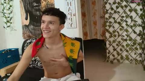 Snapshot of patrick_phoenix chatting on October 25, 3:51 pm online show from October 25, 3:51 pm