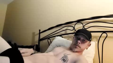 Snapshot of patrickgauvreau666 chatting on November 18, 8:24 pm Charles Tremblay online show from November 18, 8:24 pm