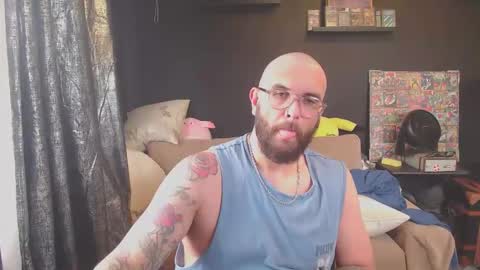 Snapshot of patrickmorris92 chatting on April 15, 8:21 am patrickmorris92 online show from April 15, 8:21 am