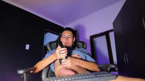 Snapshot of patricksherman chatting on October 18, 7:03 pm Patrick sherman online show from October 18, 7:03 pm