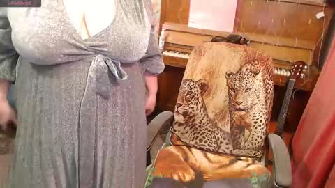 Snapshot of patsyorose chatting on December 14, 3:45 am PatsyORose online show from December 14, 3:45 am