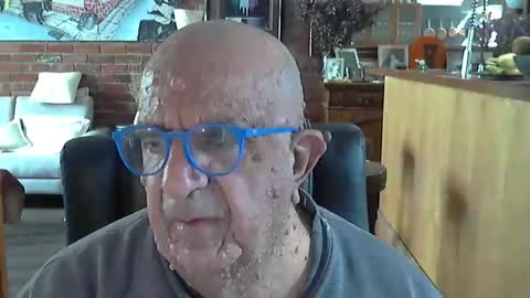 Snapshot of patvac chatting on September 19, 2:35 am patvac online show from September 19, 2:35 am