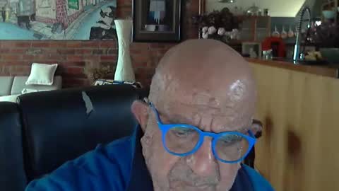 Snapshot of patvac chatting on November 17, 5:13 am patvac online show from November 17, 5:13 am