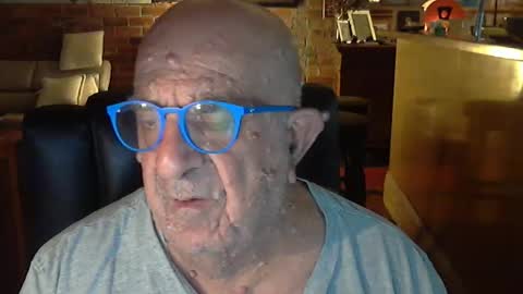 Snapshot of patvac chatting on February 25, 1:43 pm patvac online show from February 25, 1:43 pm