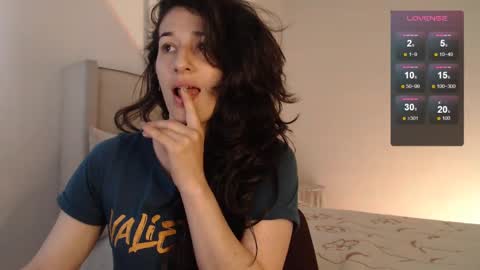 Snapshot of pau_1 chatting on December 10, 2:39 pm paula online show from December 10, 2:39 pm