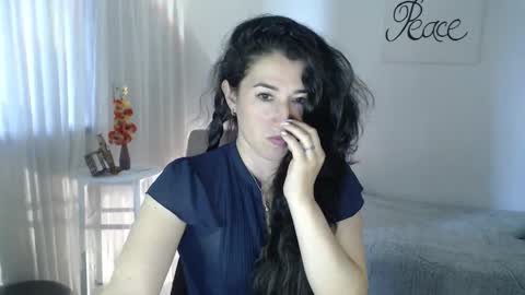 Snapshot of pau_1 chatting on January 10, 2:19 pm paula online show from January 10, 2:19 pm