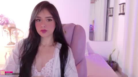 Snapshot of pau_cute chatting on May 20, 11:11 pm Sofa online show from May 20, 11:11 pm