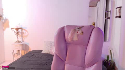 Snapshot of pau_cute chatting on May 28, 4:54 am Sofa online show from May 28, 4:54 am