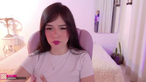 Snapshot of pau_cute chatting on June 5, 4:30 am Sofa online show from June 5, 4:30 am